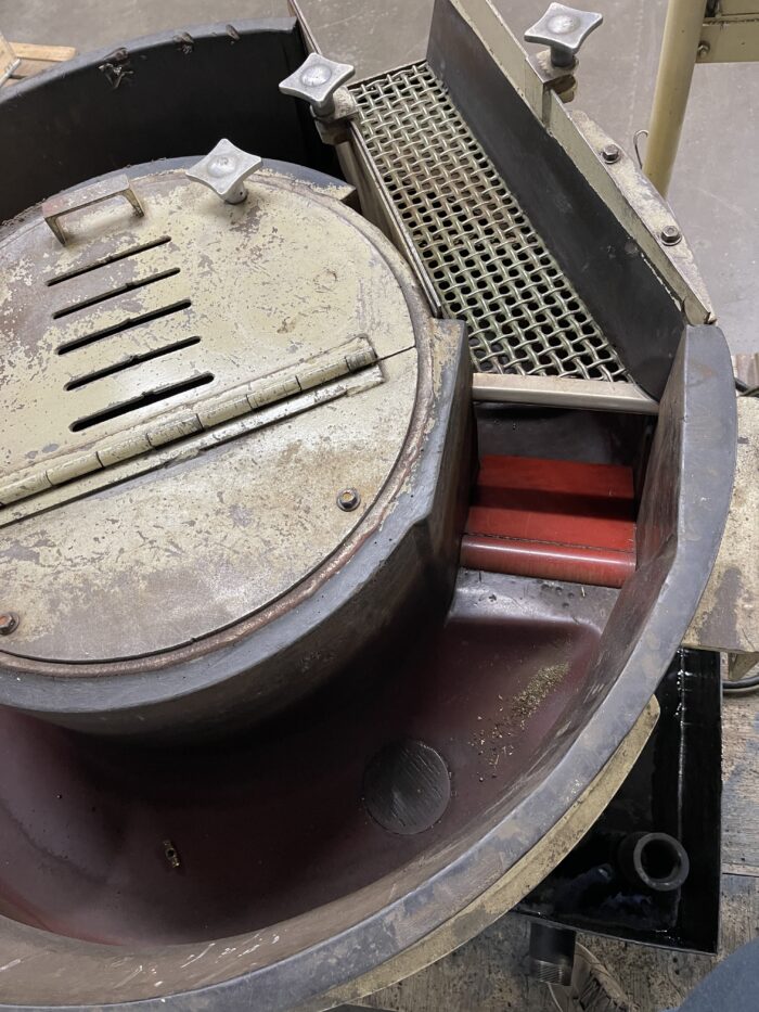 ROTO-FINISH / SPIRATRON Model ST-4BC Vibratory Deburring or Burnisher - Image 5