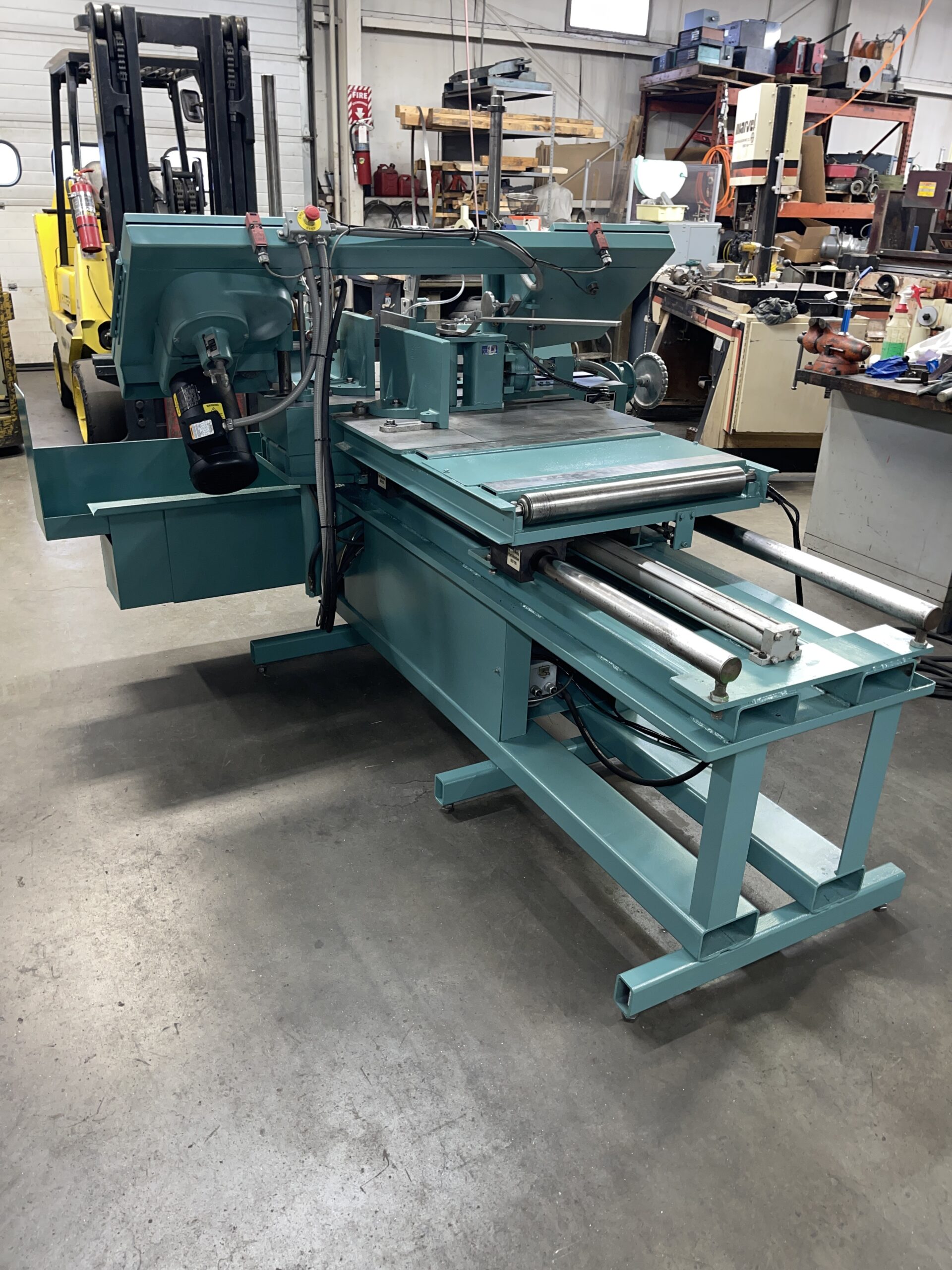 WF WELLS Model W-914A CNC Twin Column Automatic Horizontal Bandsaw