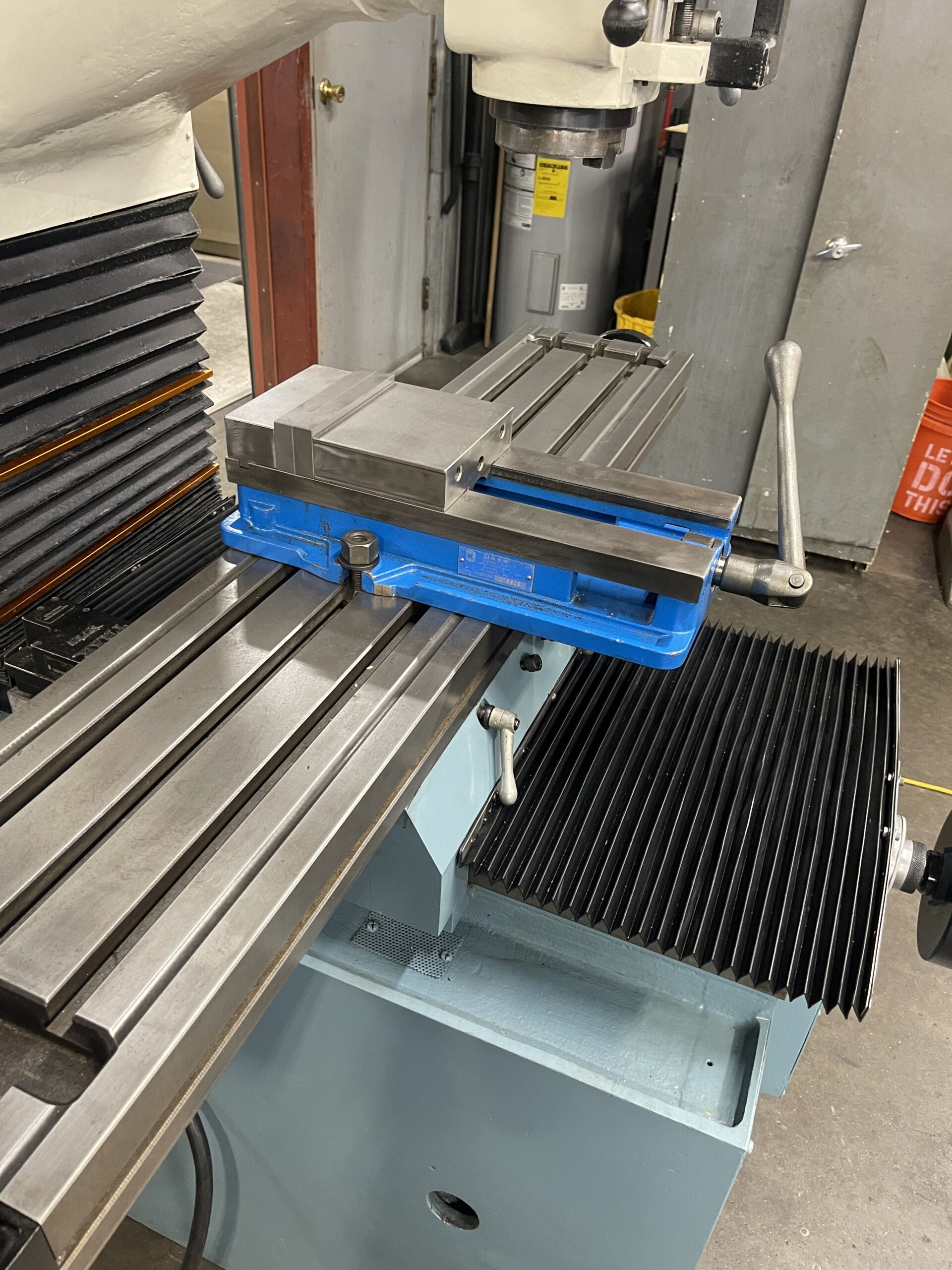SWI TRAK  DPM 3 AXIS CNC BED MILL W/ TRAK A.G.E. 3 - CNC CONTROL - Image 4